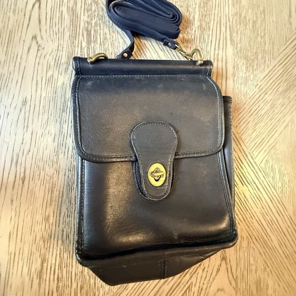 Vintage Leather Crossbody bag Black Small